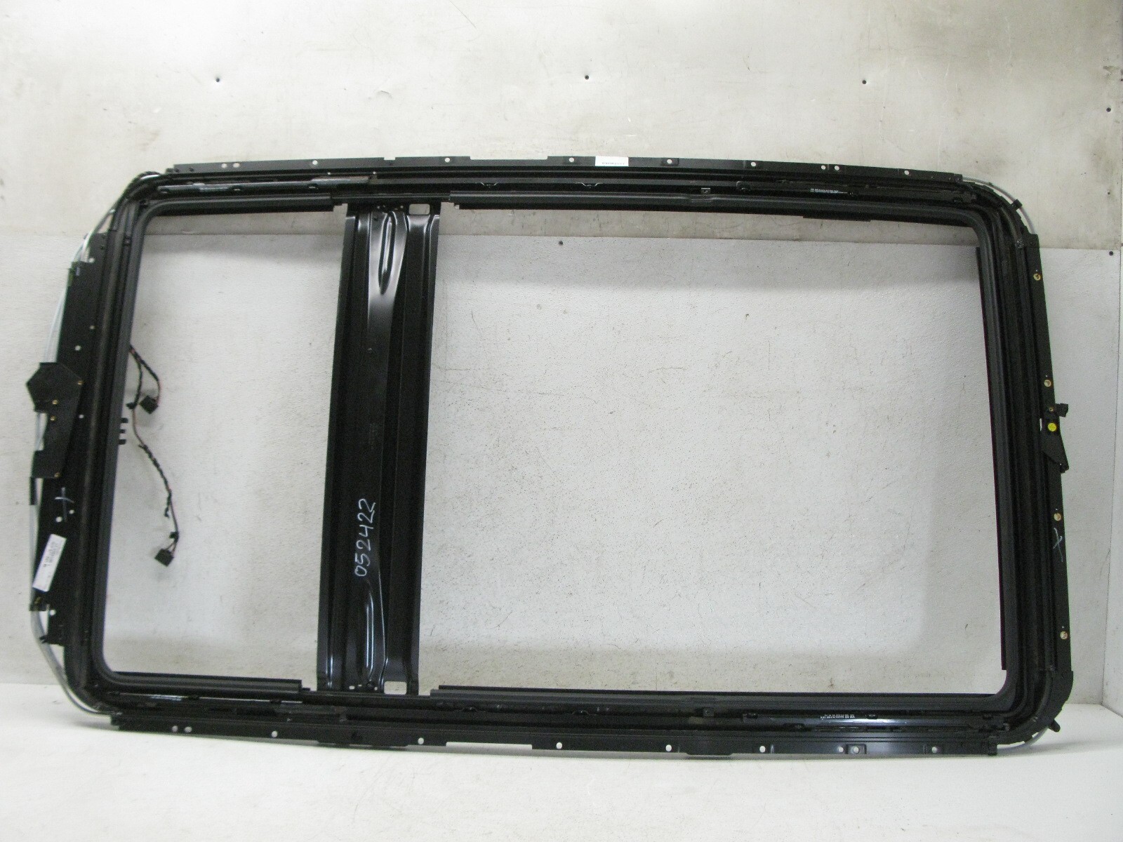 07-15 AUDI 4L Q7 OVERHEAD PANORAMIC SUNROOF SUN ROOF FRAME RAIL OEM 052422