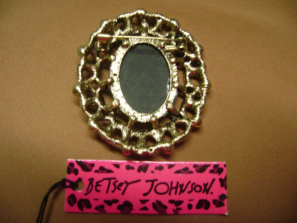 НОВЫЙ С ЯРЛЫКАМИ BETSEY JOHNSON СО СТРАЗАМИ ОВАЛЬНЫЙ ВИКТОРИАНСКИЙ ЛЕДИ КАМЕЯ БРОШЬ. ПРОДАВЕЦ ИЗ США - Изображение 4 из 4