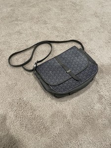 goyard messenger