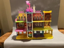 doll house