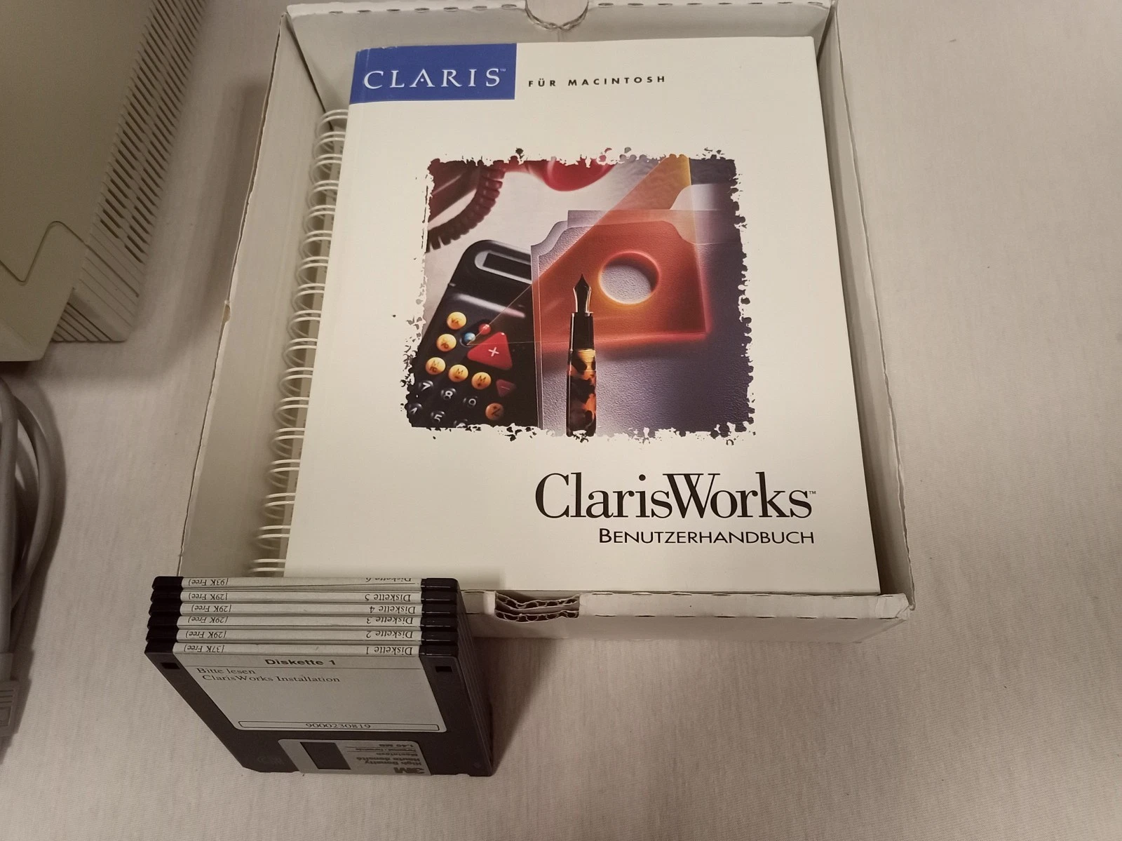 Additional photo for Complete Vintage Apple Macintosh SE (M5011) – Original Keyboard, Mouse, Printer & Software Bundle