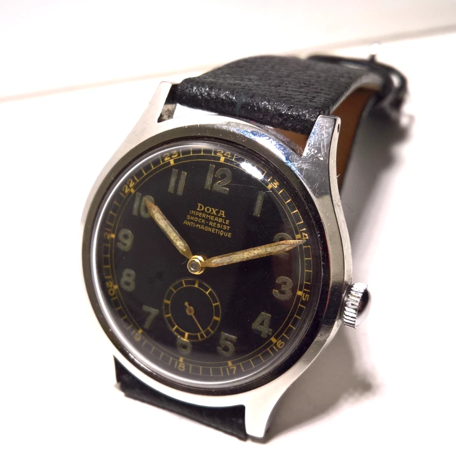 VINTAGE WATCH DOXA WATERPROOF OVERSIZED 37.8MM CLAMSHELL CASE BLACK GALT DIAL - Image 2 of 4