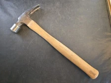 Vaughan Straight Claw Hammer Model 505M 24 oz Wood Handle USA 