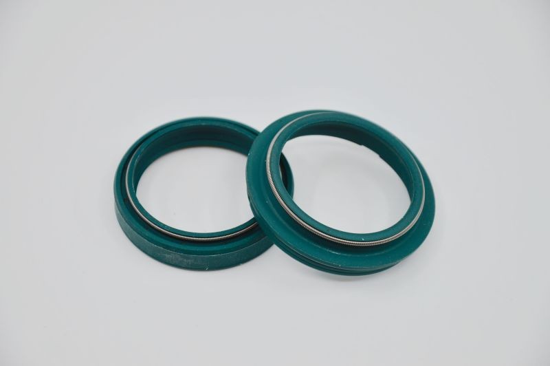 Für SKF KITG-43Z Complete set of oil and dust gaskets for the front suspension