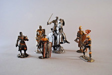 Konvolut Ritter Zinnfiguren / Höhe 60 bis 100 mm / Gewicht 984 Gramm ( Z 3 )