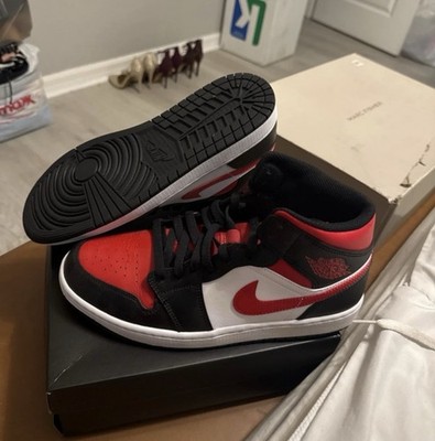 Jordan Air Jordan 1 Mid Bred Toe Black/White/Fire Red Leather 554724-079