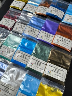 FLUORESZIERENDE METALLPERLENPIGMENTE UND GLITZERPULVER FÜR HARZE UND LACKE