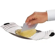 Premium Grade Stainless Steel Spaetzle Maker Spaetzle Plane With Pastry Scraper 