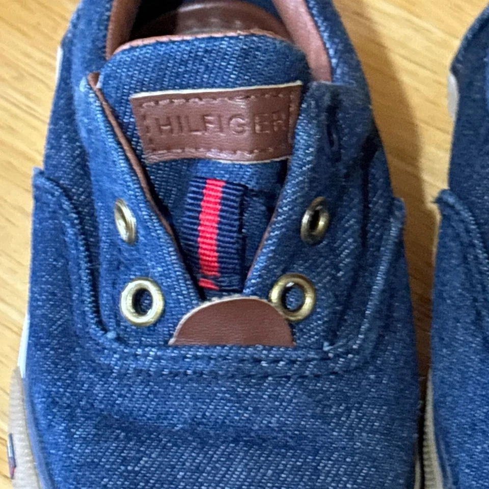 Tommy Hilfiger Denim Zapatilla Azul Tenis Zapato Vestido Oscuro Con Cordones Niño Pequeño Niños 9 Foto 3 de 4