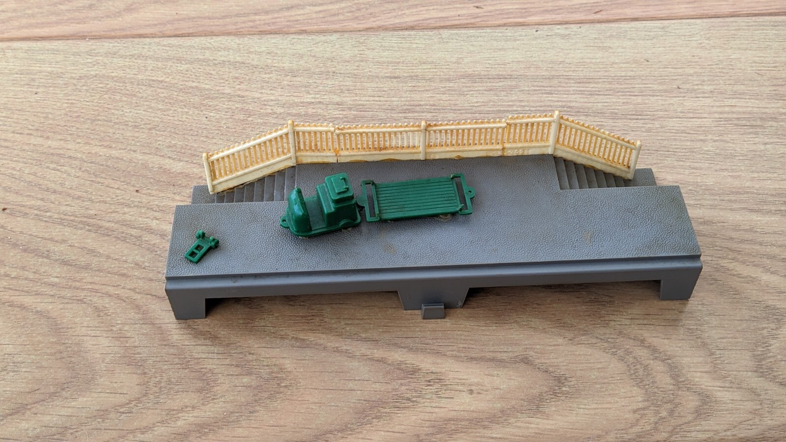 Model Railway Layout parts mixed 00 GUAGE Hornby Train set Parts