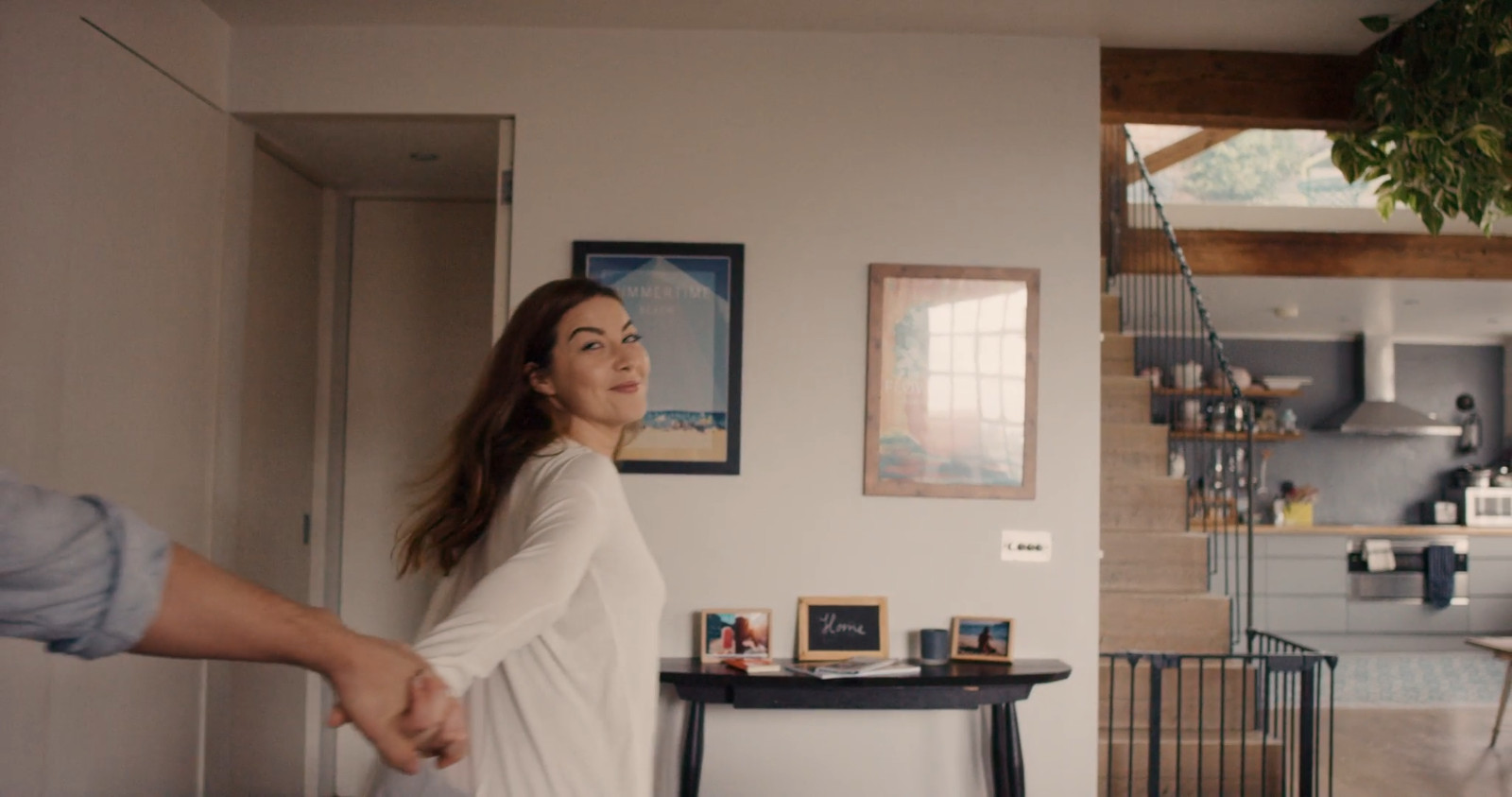 henri fantinlatour roses jaunes et rouges yellow ceramic tile mural