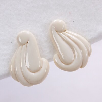 Vtg 1960s-70s Pop Art Deco Earrings Screw Back White Plastic
