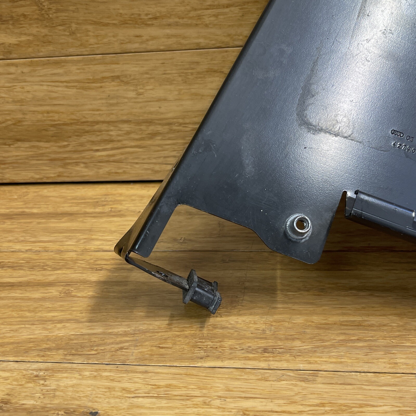 2011-2015 Audi R8 42 Engine Mount ECU Bracket Rear Right Genuine Original OEM