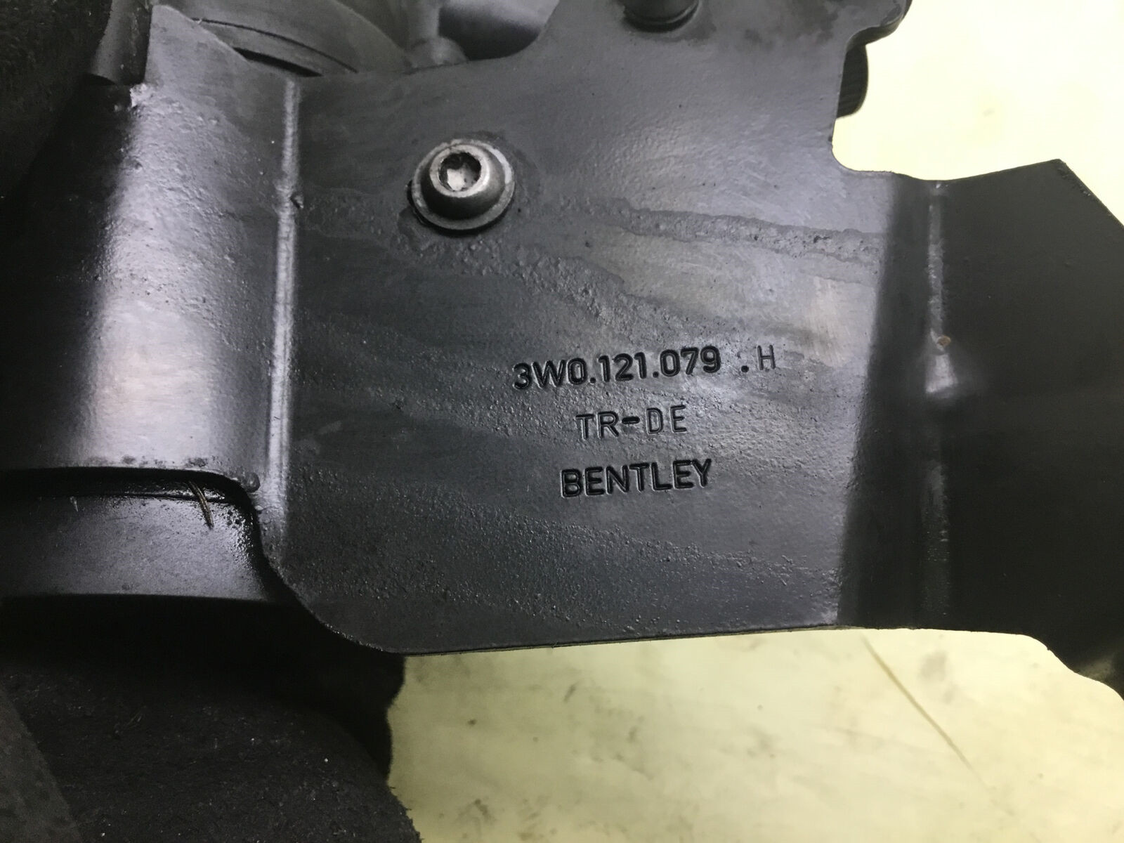 13-18 Bentley Flying Spur W12 Auxiliary Water Pump W/ Hose Pipe Tube Bracket |:Y