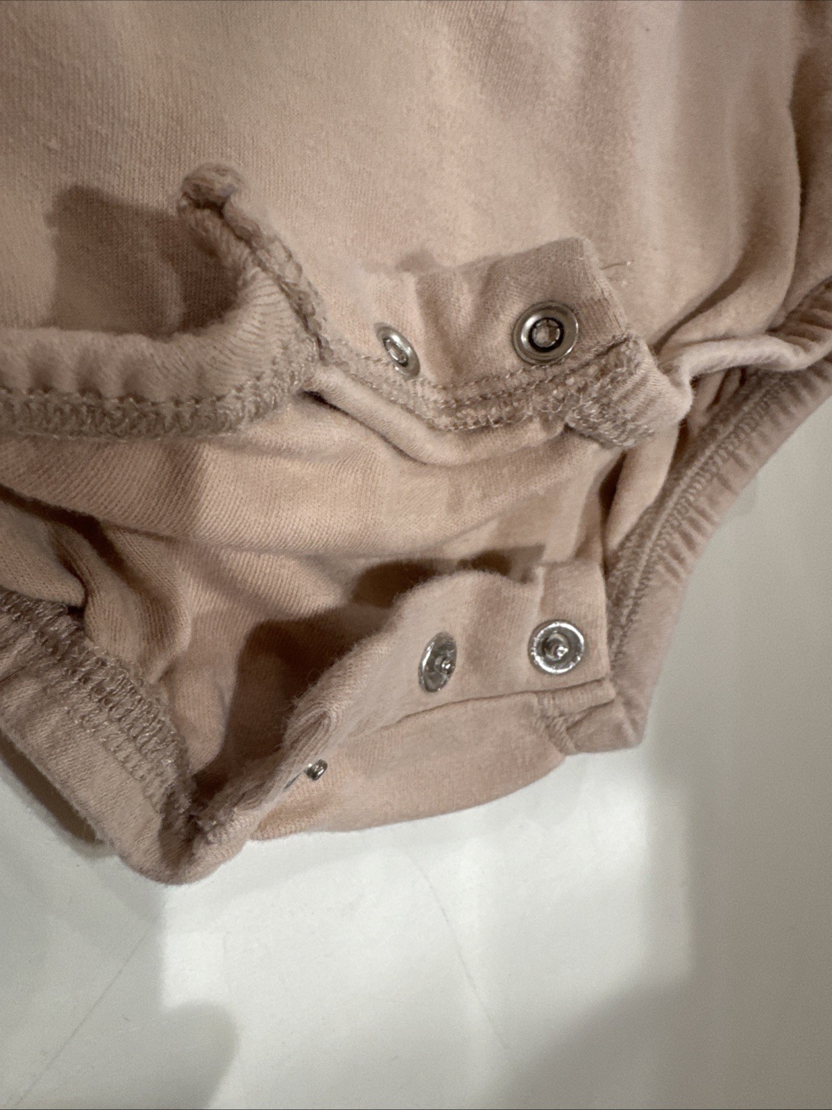 Quincy Mae Baby Boy Size 6-12 Months Tan Sleeveless One Piece Romper