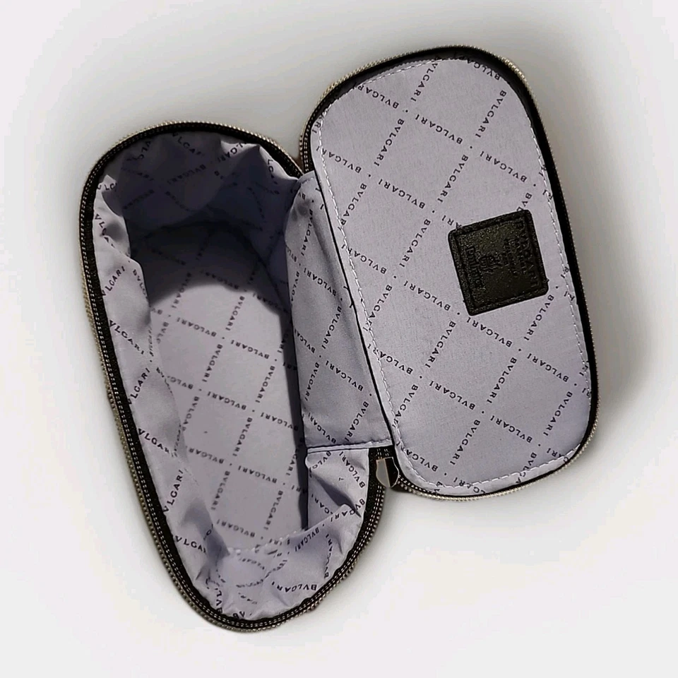 Bolsa de viagem cosmética Bvlgari Vanity feita exclusivamente para Emirates Airlines - Imagem 2 de 4