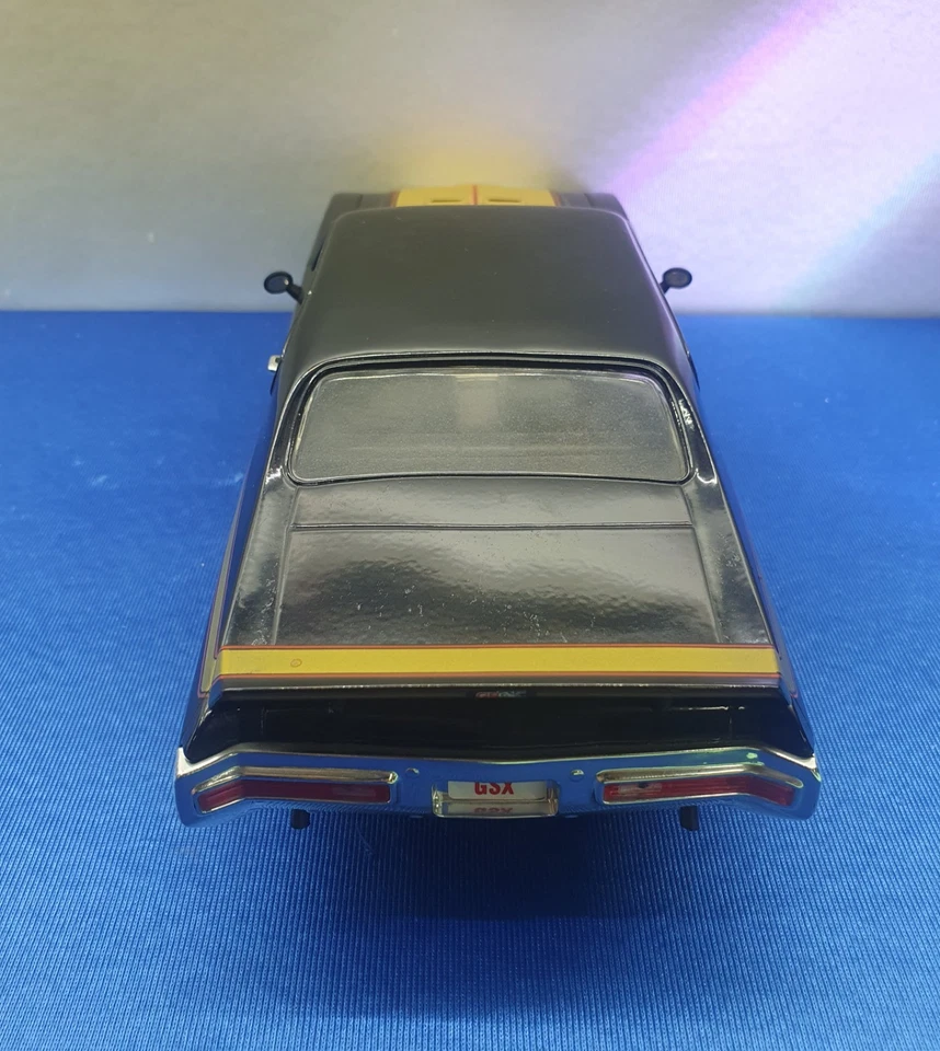 COCHE BUICK GSX 1971 1/18 ERTL NEGRO Y ORO - Imagen 4 de 4