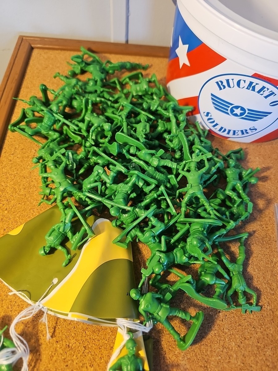 Toy Story Bucket O Soldiers Thinkway Toys 66/72 No Lid Pre-own