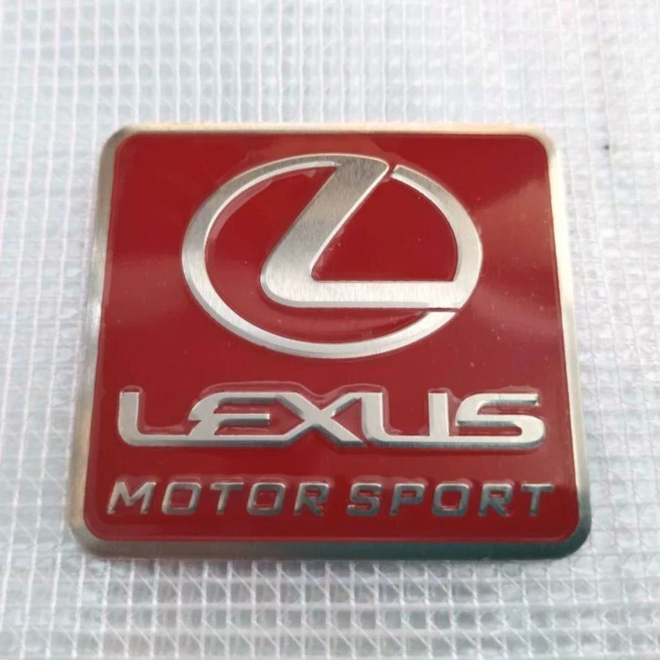 [Nuovo] Distintivo con piastra rossa emblema LEXUS con nastro - Immagine 2 di 2