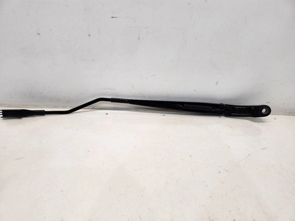 2014 Ford Taurus (Police Pack) Passenger Right Wiper Arm  - Image 4 of 4