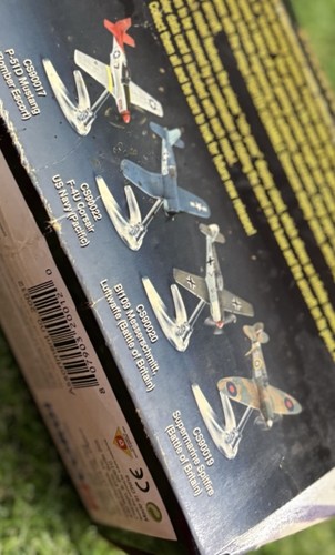 Corgi Showcase U.S. Navy Corsair Luftwaffle ?Fighter Scramble WW2 2002 New - Picture 4 of 7