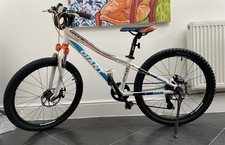Giant 24-D Kids Bike Blue/white