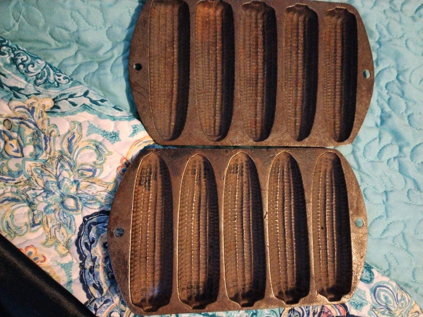 Set Of 2 Vintage Cast Iron 5 Ear Corn Cob Shape Cornbread Muffin Cake Stick Pan