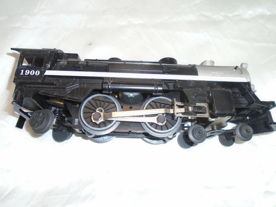 Lionel Modern Era Steamer Drive Wheel Set With Axles for 4-4-2 Type Locomotives - Image 4 of 4