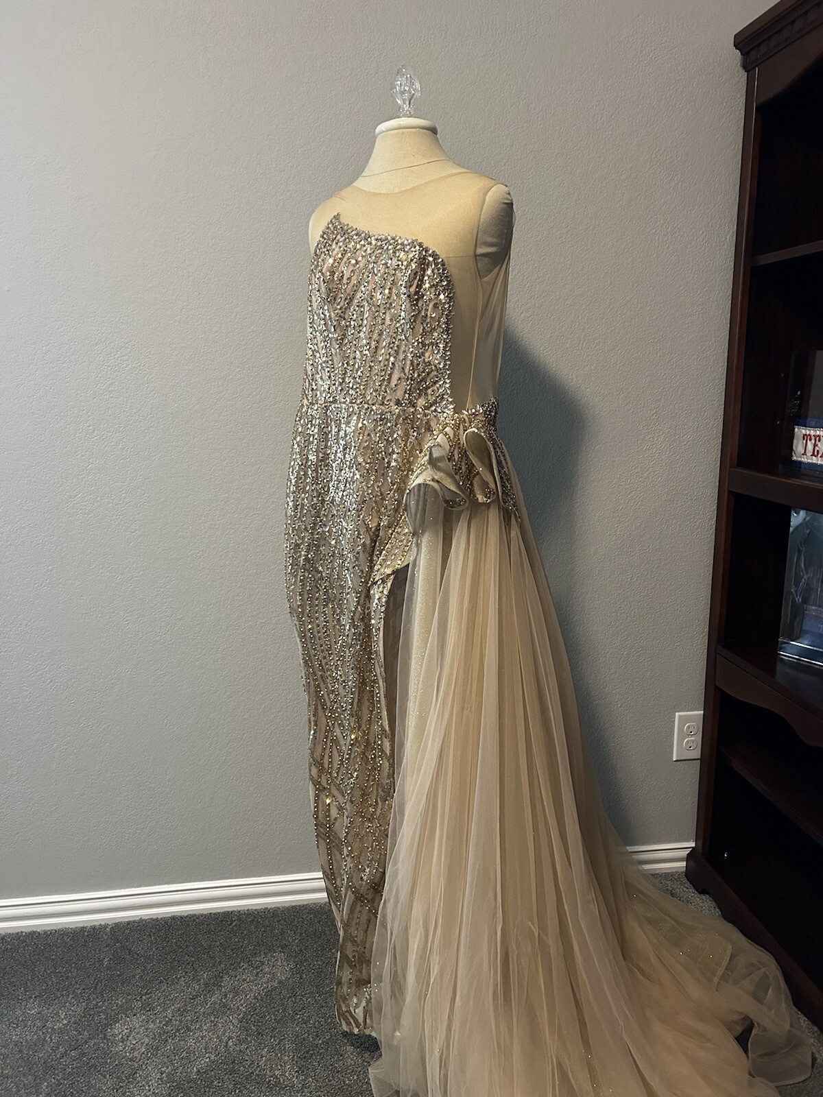 evening gown - image 1