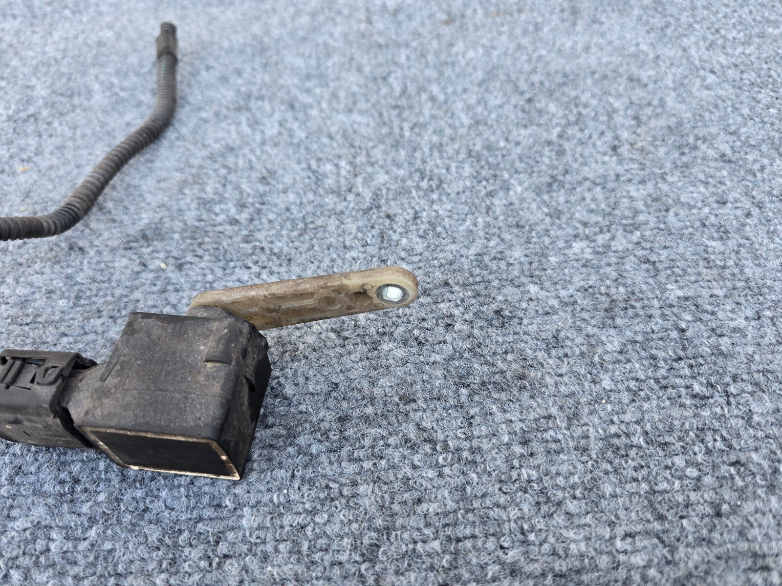 REAR SUSBENSION LEVEL SENSOR OEM 119K 08-19 MASERATI GRANTURISMO