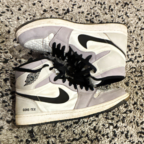 Nike Air Jordan 1 High Top Gore-Tex Men’s Lace-Up Colorblock Sneakers