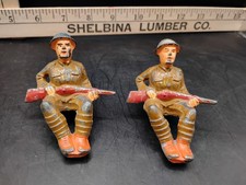 Vintage Barclay Manoil Dimestore Lead Soldiers Sitting