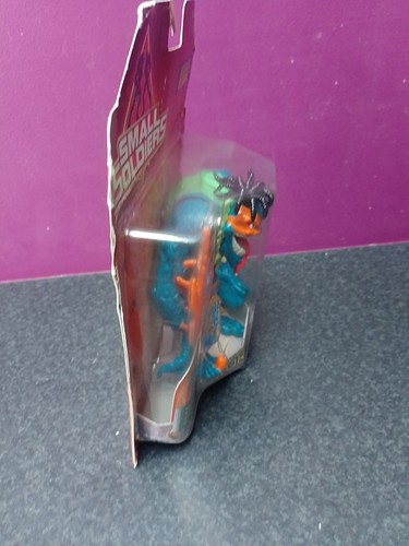 Figuras de acción de soldados pequeños 1998 Kenner Witch Doctor insaniac paquete todavía UO - Imagen 8 de 8