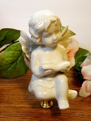 Heavenly Angel Lamp Finial, 4 3/8'' Angel lover , upcycled vintage ceramic angel