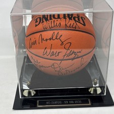 1973 New York Knicks Team Signed Basketball World Champions Upper Deck 192/500