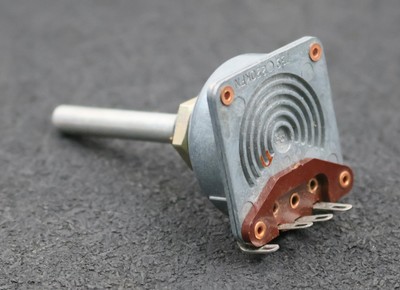 PREH ESA Potentiometer 220kOhm Typ 739 220KFN unbenutzt
