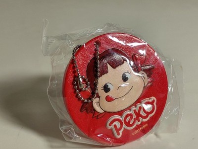 Peko-chan (Up) ''FUJIYA Peko-chan uneven BC (ball chain) Type A