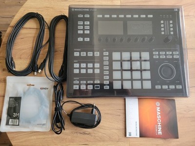 Native Instruments Maschine Studio Groove Production System Sampler Sequencer