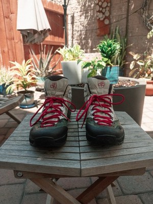 Salomon Broken Arm X Pastoral