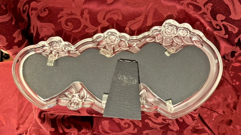 Marco de fotos Mikasa Rosemont triple corazón diseño rosa esmerilado vintage vidrio pesado Foto 3 de 4