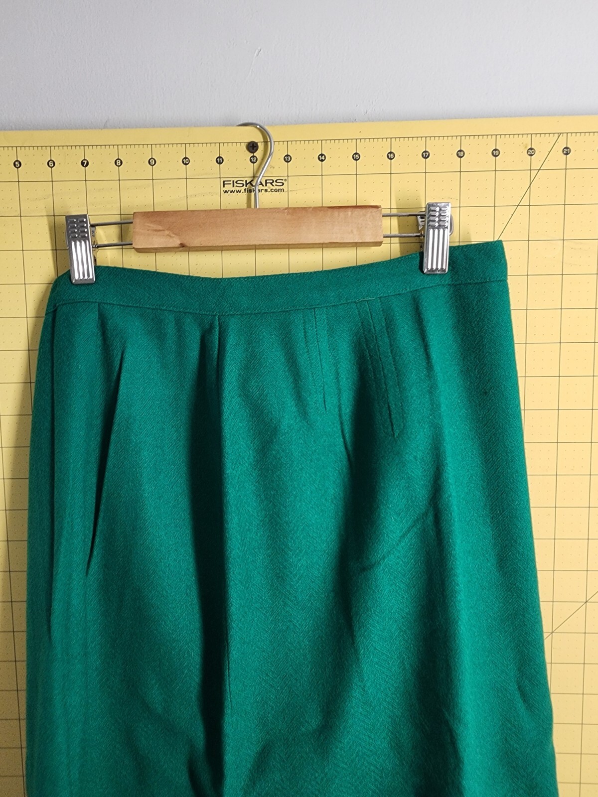 Vtg 1950s Joyce Sportswear Green Wool Pencil Straight… Gem