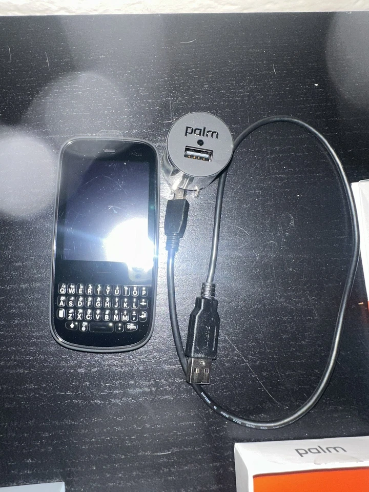 New Open Box Palm Pixi Plus Verizon Black Unlocked Cell Phone Mobile 3G - Image 4 of 4