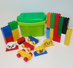 duplo tub of bricks
