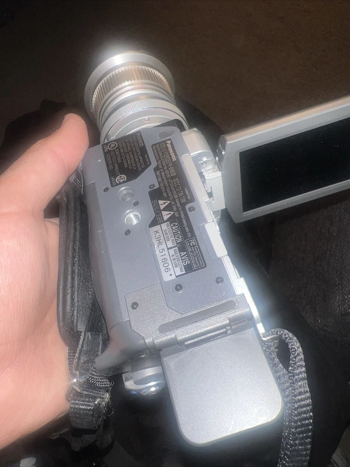 Panasonic PV-DV953D Mini DV  Camcorder Leica Lens Macro Adapter  No Charger - Image 4 of 4