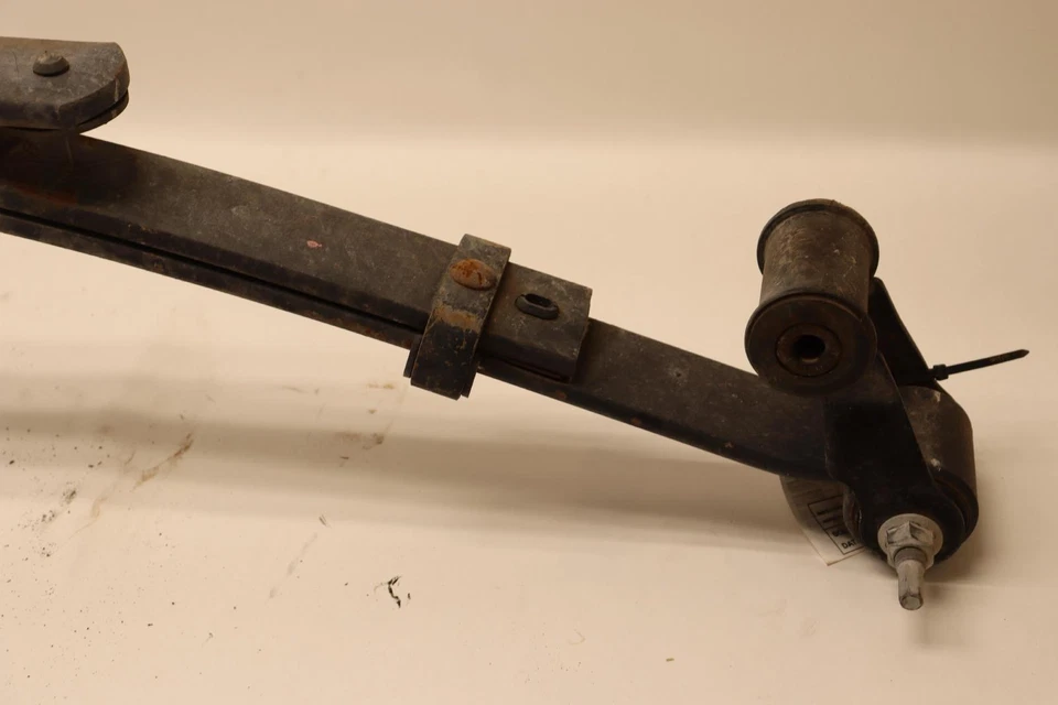 Chevy Silverado 1500 2019-2023 2x2 suspensión trasera derecha hoja resorte OEM Foto 2 de 4