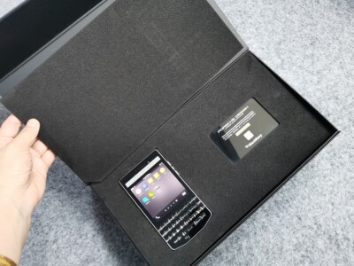 BlackBerry Porsche Design P'9983 Unlocked 64GB Fashion Phone Full