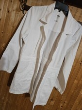 Medical Lab Coat Sz 10 Medical Couture White Pkts Bttns L/S Fitted GUC 8151  