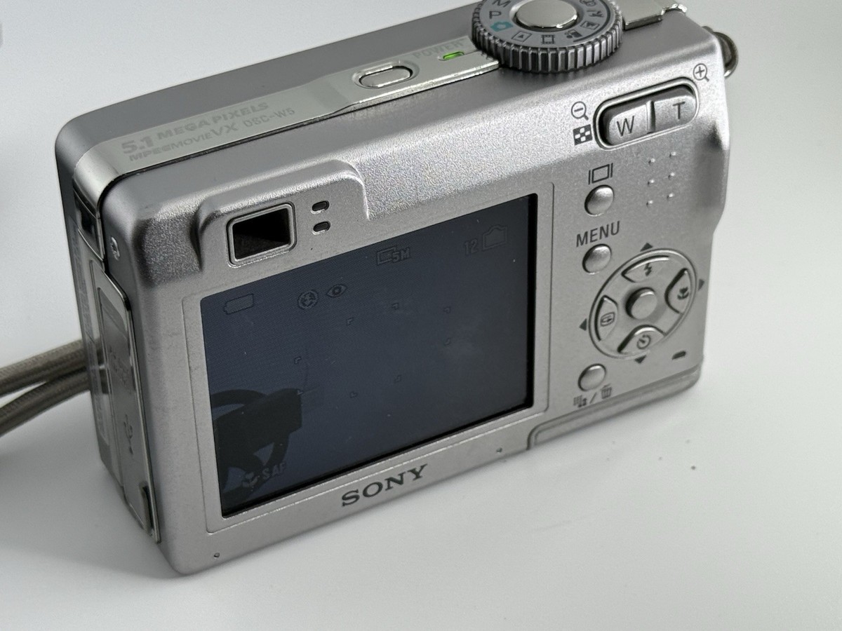 SONY Cyber-Shot DSC-W5 コンデジ 電池式 サイバーショット Sony Cyber-shot DSC-W5 5.1MP Digital Camera - Silver for
