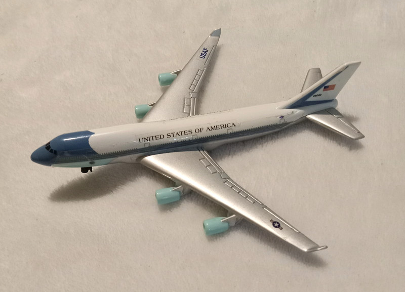 Vtg REALTOY AIR FORCE ONE Boeing 747 Diecast Metal Model Airplane #120103 USAF
