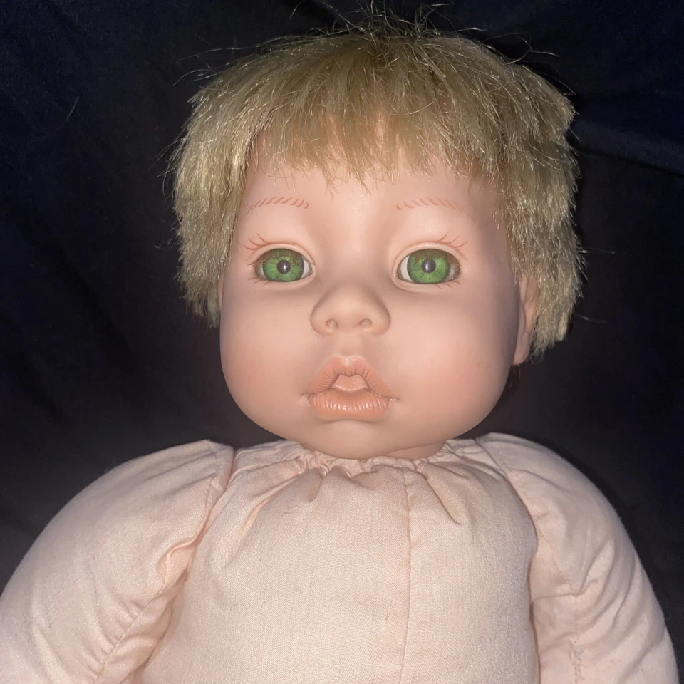 Muñeca bebé vintage 1998 Citi Toy muñeca bebé ojo verde pelo rubio boca abierta BS168 Foto 2 de 4